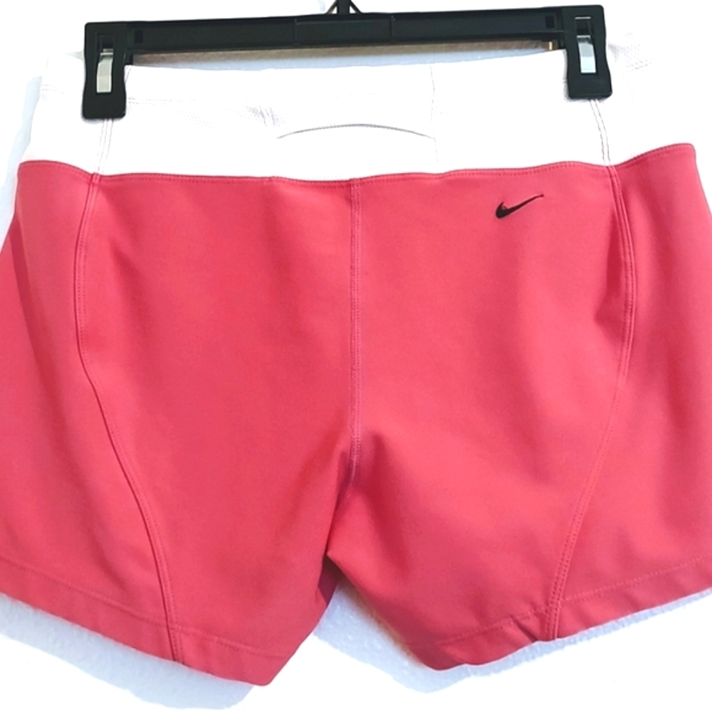 NIKE ATHLETIC SHORTS SIZE S - Picture 4 of 6